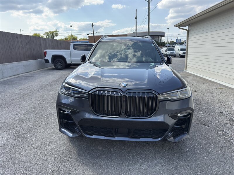 2021 Bmw X7 M50i photo 3
