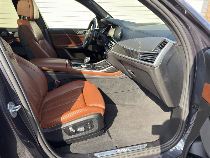 2021 Bmw X7 M50i photo 29