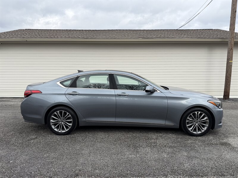2015 Hyundai Genesis 3.8L   - Photo 1 - Nashville, TN 37210