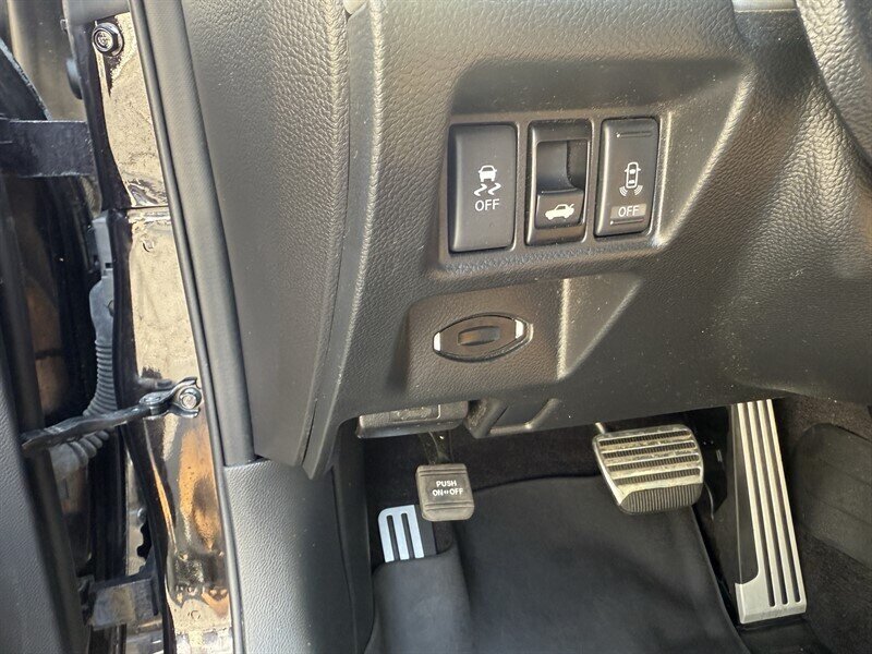 2013 Infiniti G37 IPL Convertible photo 24