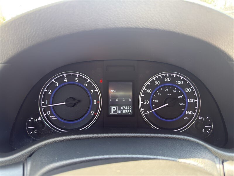 2013 Infiniti G37 IPL Convertible photo 25
