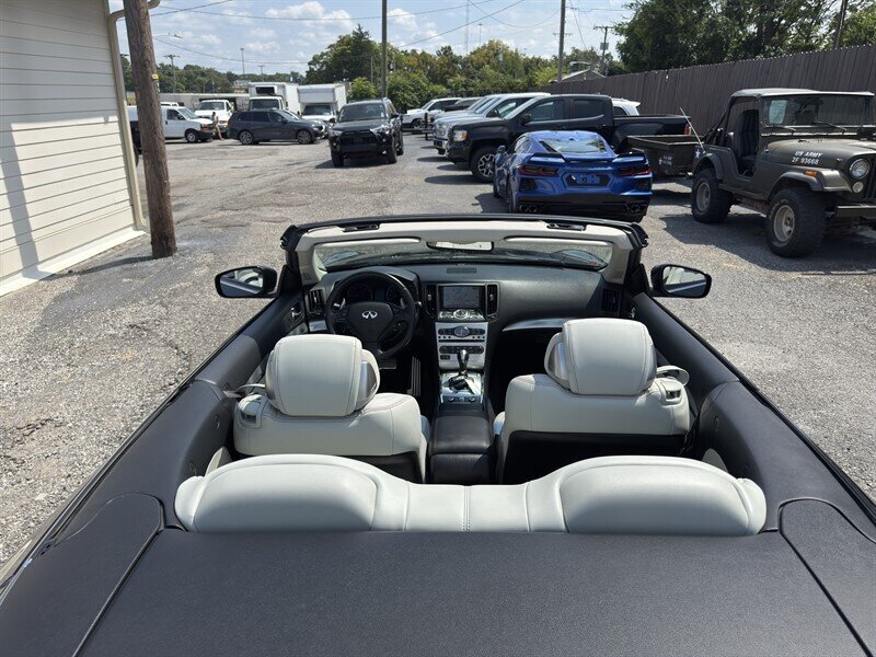 2013 Infiniti G37 IPL Convertible photo 11