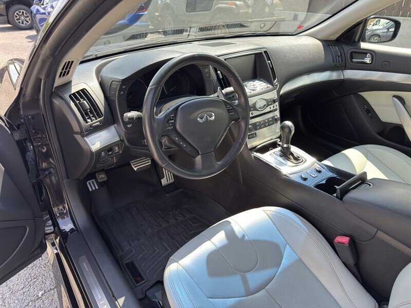 2013 Infiniti G37 IPL Convertible photo 21