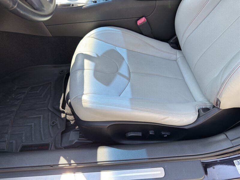2013 Infiniti G37 IPL Convertible photo 17