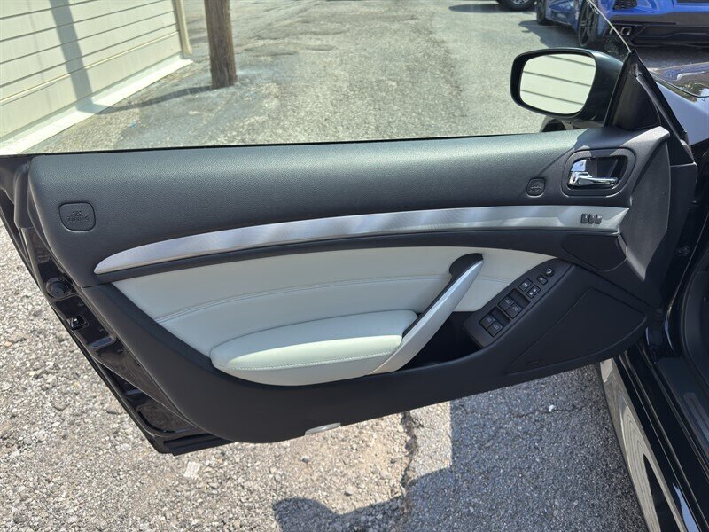 2013 Infiniti G37 IPL Convertible photo 14