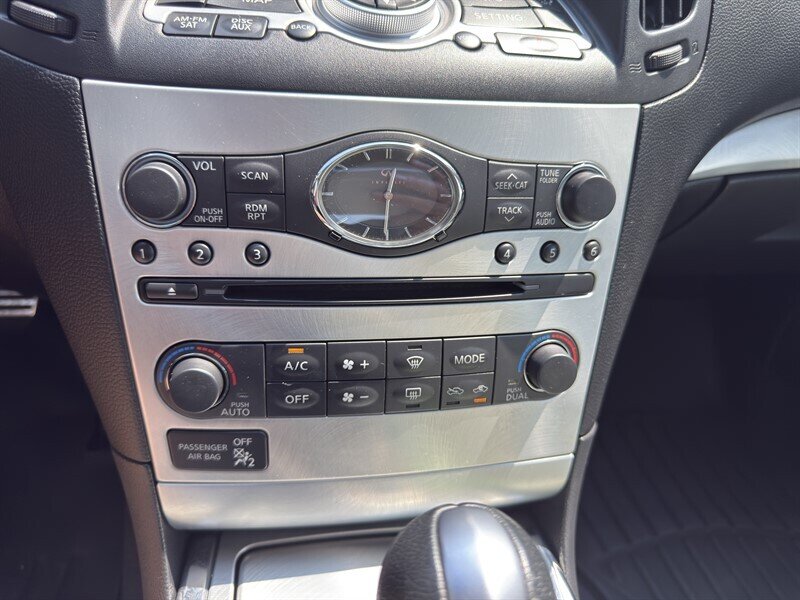 2013 Infiniti G37 IPL Convertible photo 27