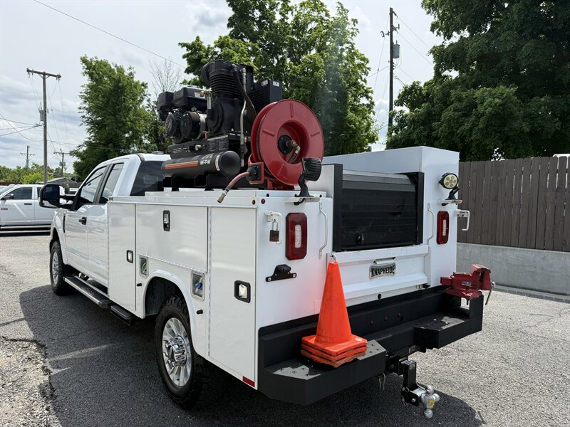 2022 Ford F-350 Super Duty XL - Photo 2 - Nashville, TN 37210