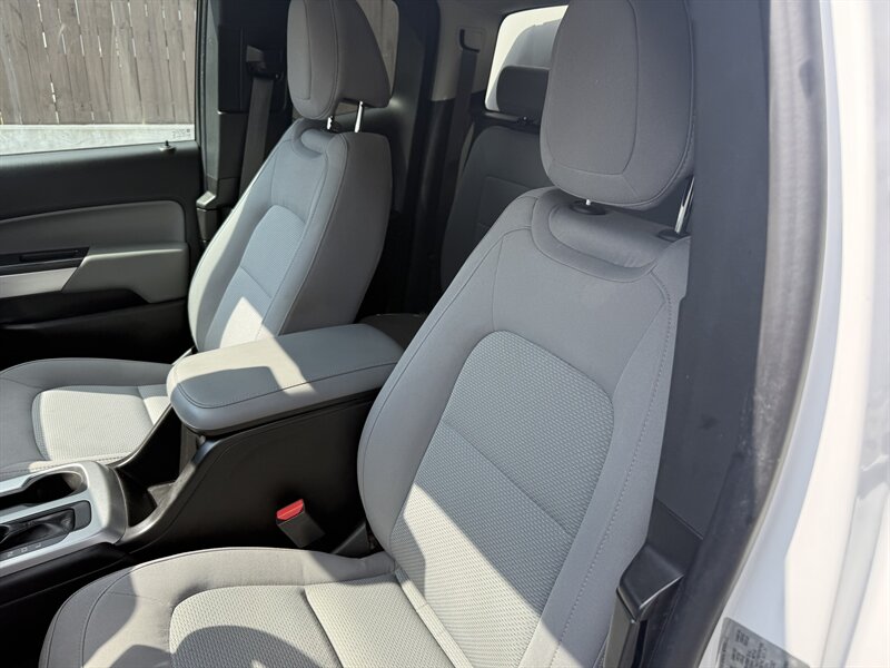 2020 Chevrolet Colorado LT photo 3