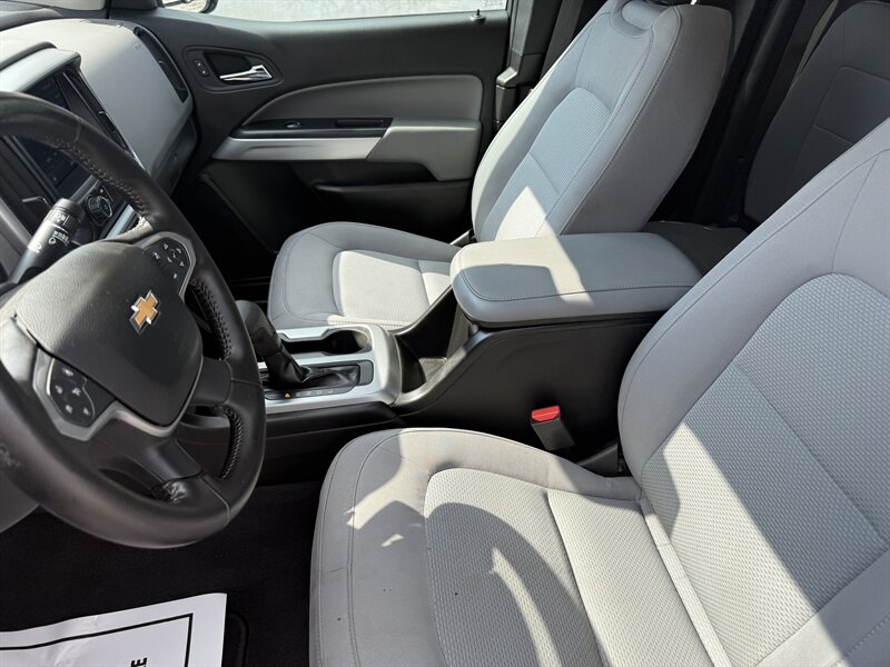 2020 Chevrolet Colorado LT photo 2