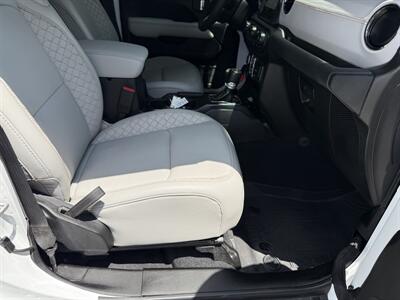 2023 Jeep Gladiator Overland   - Photo 5 - Nashville, TN 37210