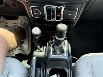 2023 Jeep Gladiator Overland   - Photo 22 - Nashville, TN 37210