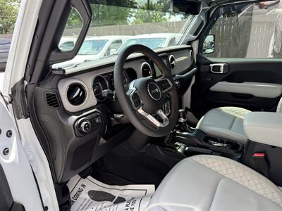 2023 Jeep Gladiator Overland   - Photo 30 - Nashville, TN 37210