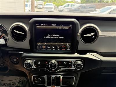 2023 Jeep Gladiator Overland   - Photo 2 - Nashville, TN 37210