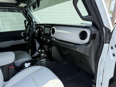 2023 Jeep Gladiator Overland   - Photo 18 - Nashville, TN 37210