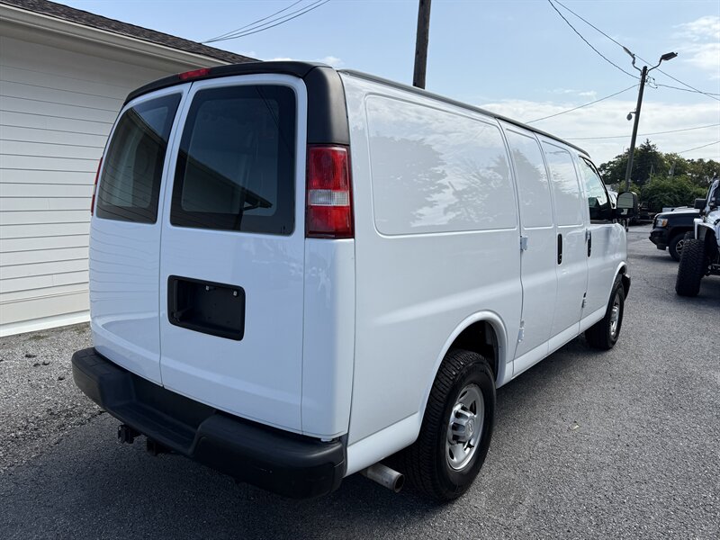 2018 Chevrolet Express 2500 Van photo 8