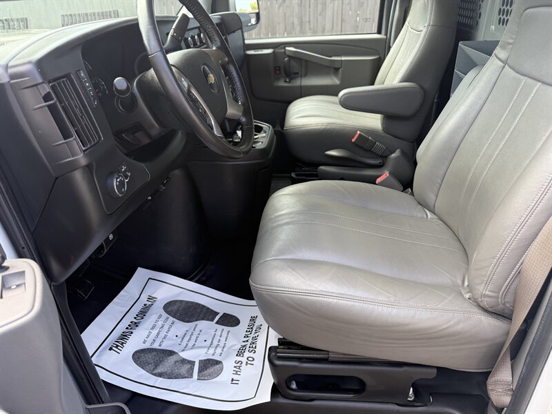 2018 Chevrolet Express 2500 Van photo 24