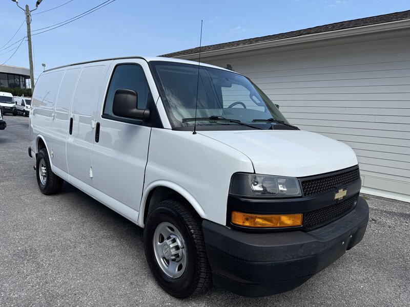 2018 Chevrolet Express 2500 Van photo 13