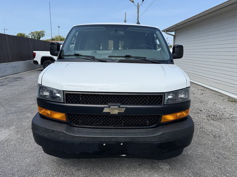 2018 Chevrolet Express 2500 Van photo 14