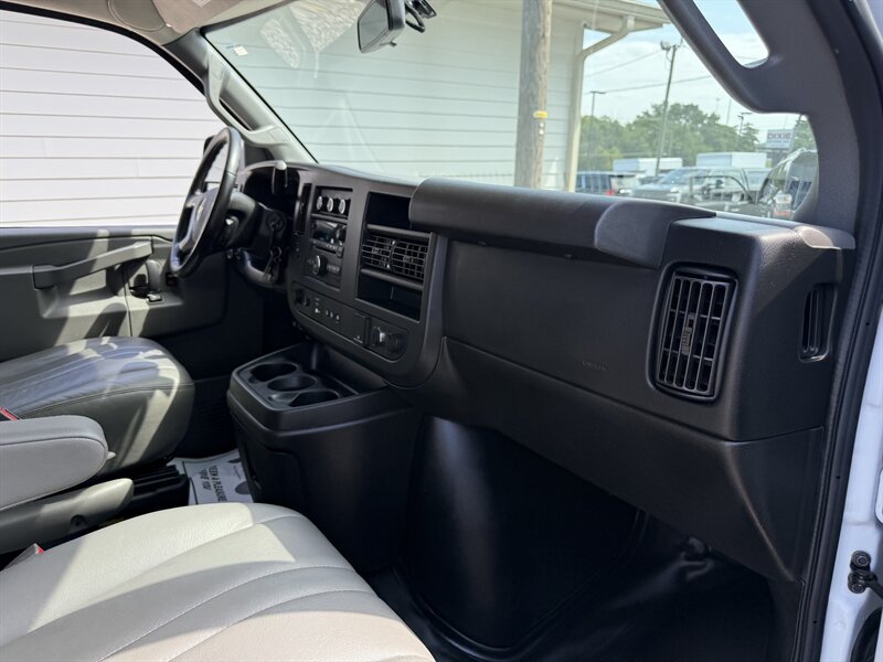 2018 Chevrolet Express 2500 Van photo 2