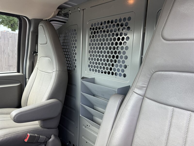 2018 Chevrolet Express 2500 Van photo 22