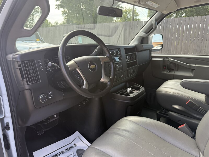 2018 Chevrolet Express 2500 Van photo 21