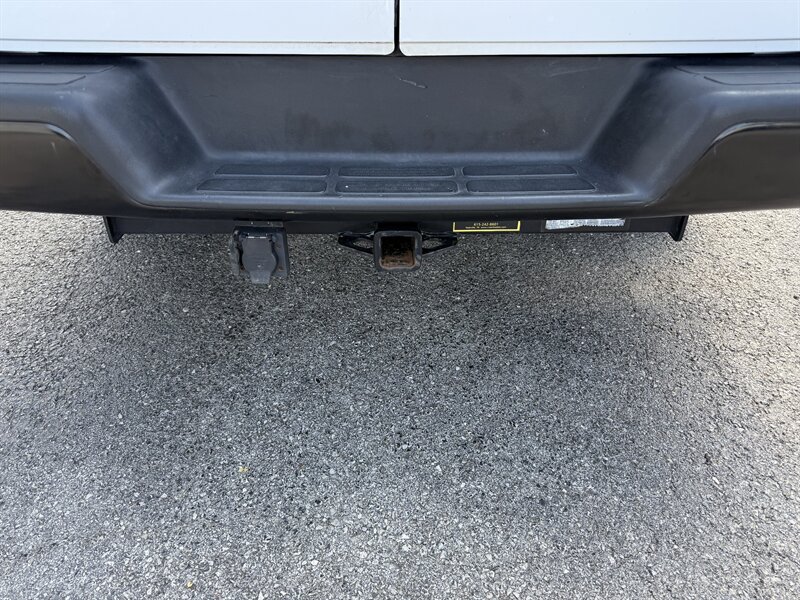 2018 Chevrolet Express 2500 Van photo 6