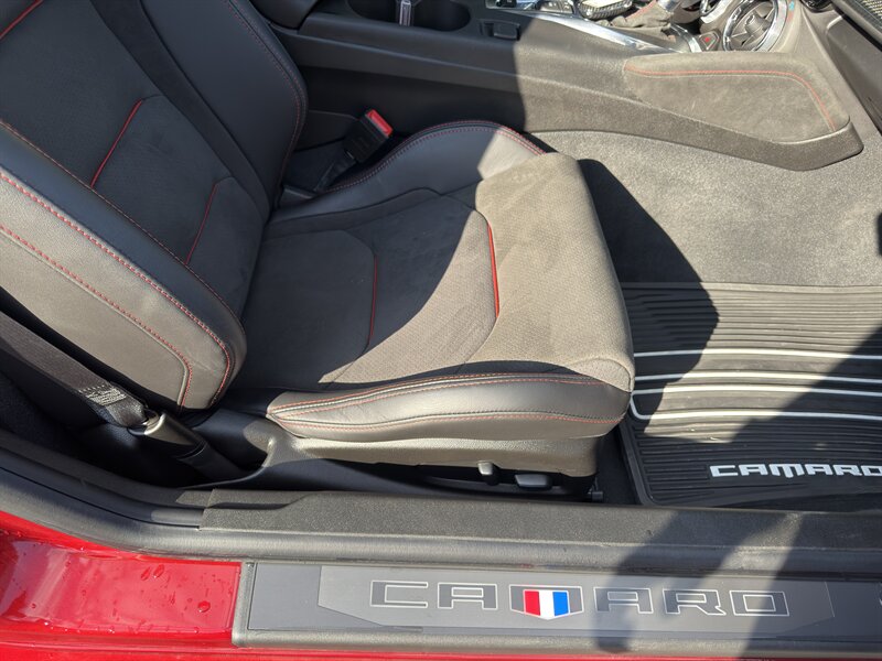 2021 Chevrolet Camaro ZL1 Coupe photo 24