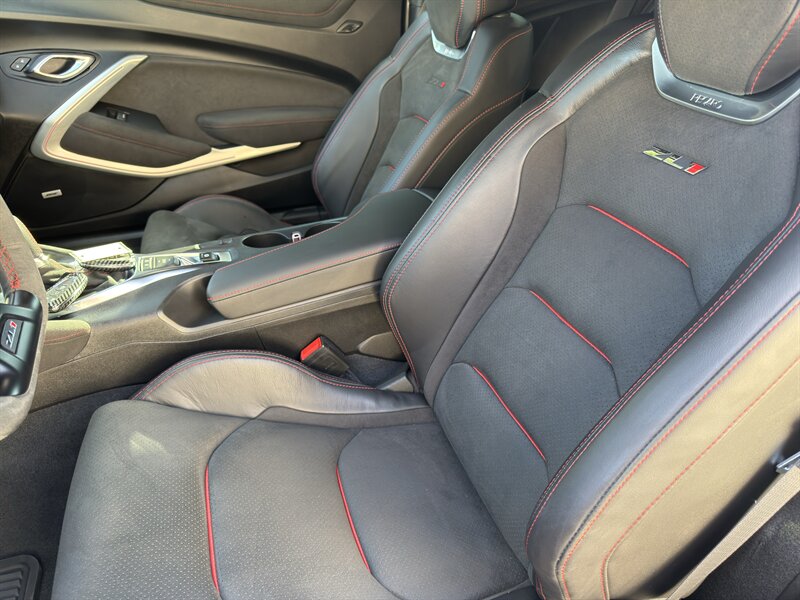 2021 Chevrolet Camaro ZL1 Coupe photo 18
