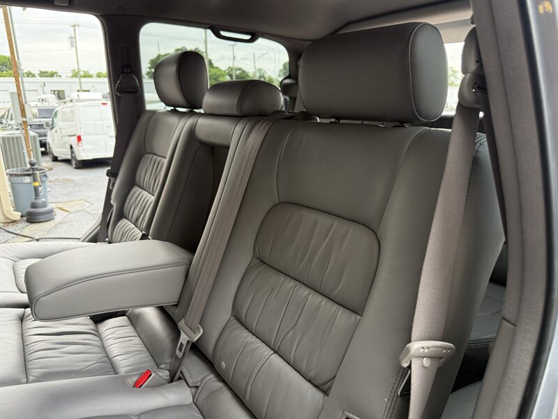2005 Lexus LX 470 - Photo 76 - Nashville, TN 37210