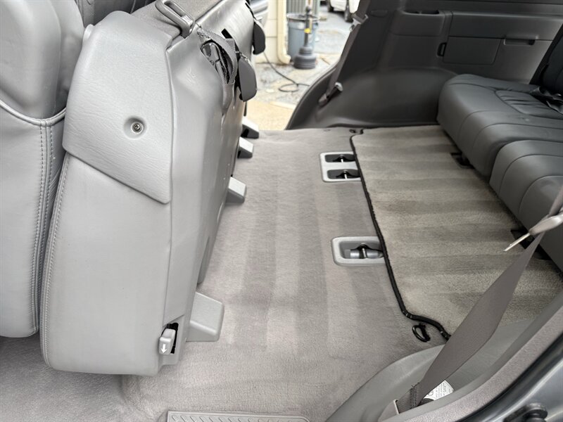 2005 Lexus LX 470 - Photo 81 - Nashville, TN 37210