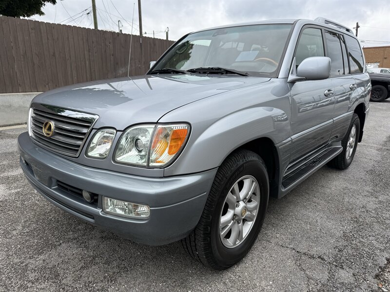 2005 Lexus LX 470 - Photo 32 - Nashville, TN 37210