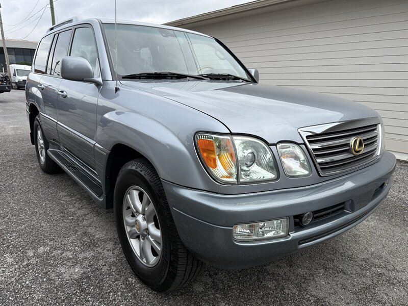 2005 Lexus LX 470 - Photo 23 - Nashville, TN 37210