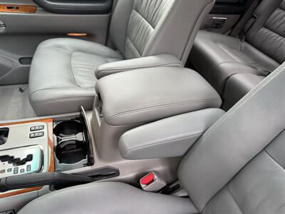 2005 Lexus LX 470 - Photo 54 - Nashville, TN 37210