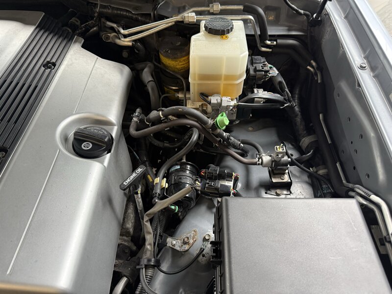 2005 Lexus LX 470 - Photo 35 - Nashville, TN 37210
