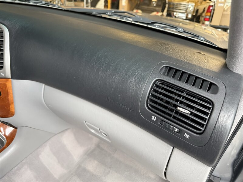 2005 Lexus LX 470 - Photo 63 - Nashville, TN 37210