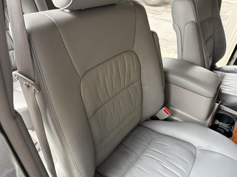 2005 Lexus LX 470 - Photo 65 - Nashville, TN 37210