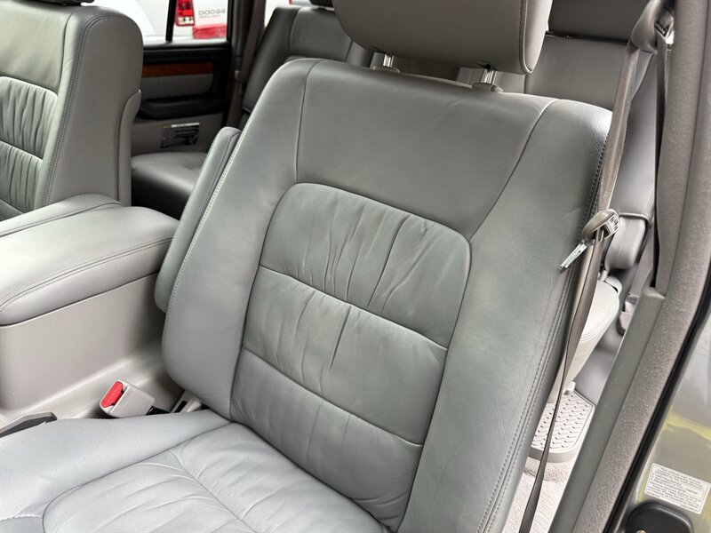 2005 Lexus LX 470 - Photo 55 - Nashville, TN 37210
