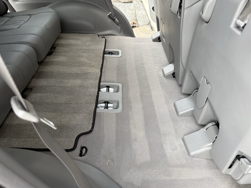 2005 Lexus LX 470 - Photo 82 - Nashville, TN 37210