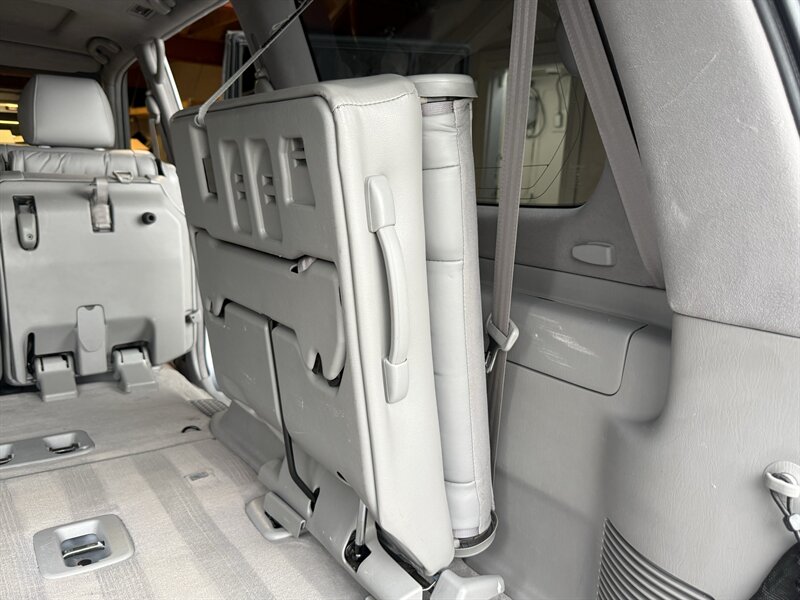2005 Lexus LX 470 - Photo 88 - Nashville, TN 37210