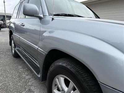 2005 Lexus LX 470 - Photo 21 - Nashville, TN 37210