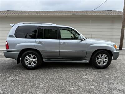 2005 Lexus LX 470 - Photo 2 - Nashville, TN 37210