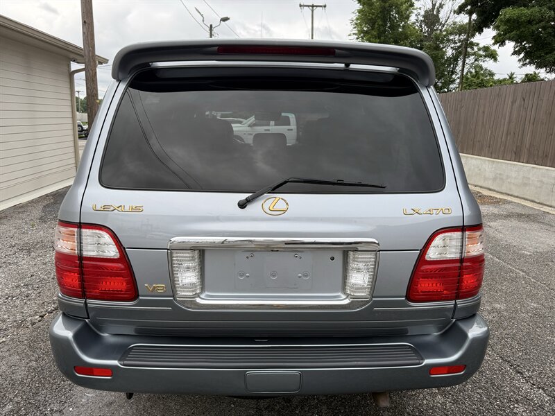 2005 Lexus LX 470 - Photo 26 - Nashville, TN 37210