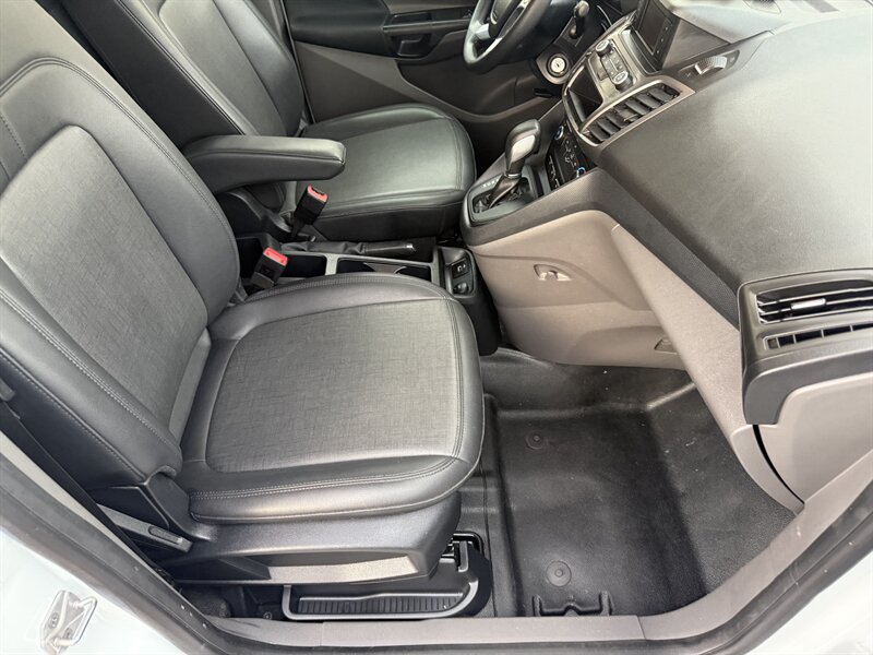 2022 Ford Transit Connect XL - Photo 5 - Nashville, TN 37210