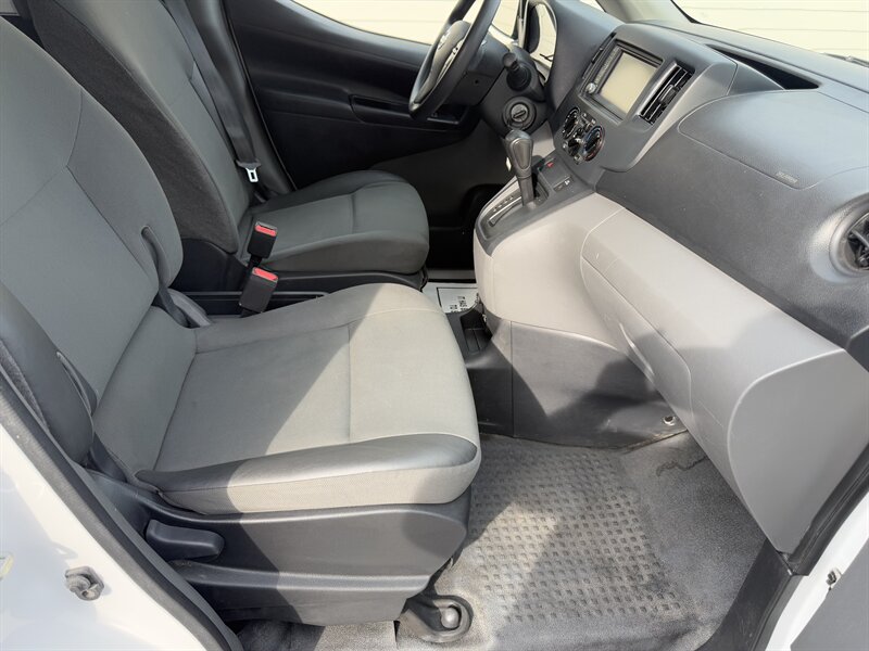 2021 Nissan NV200 S photo 14