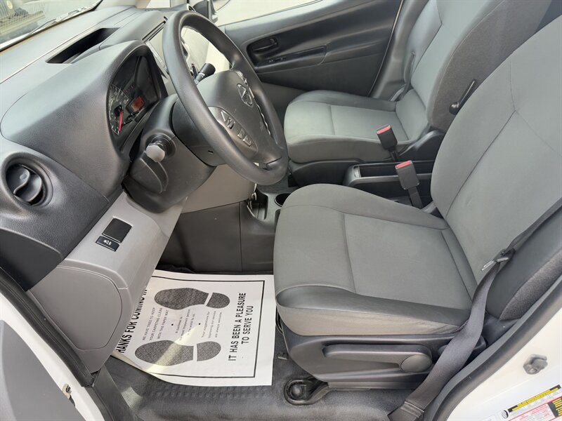 2021 Nissan NV200 S photo 6