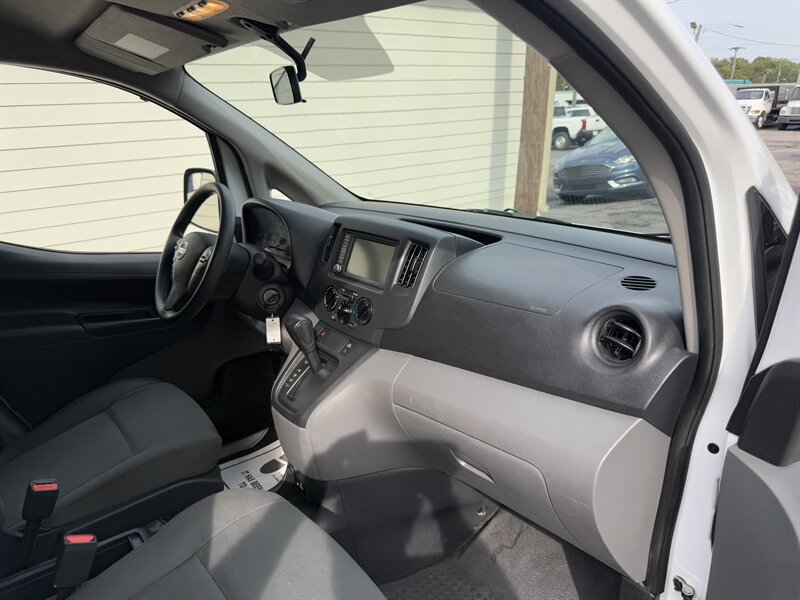 2021 Nissan NV200 S photo 15