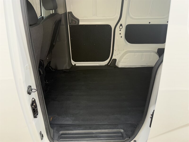 2021 Nissan NV200 S photo 9