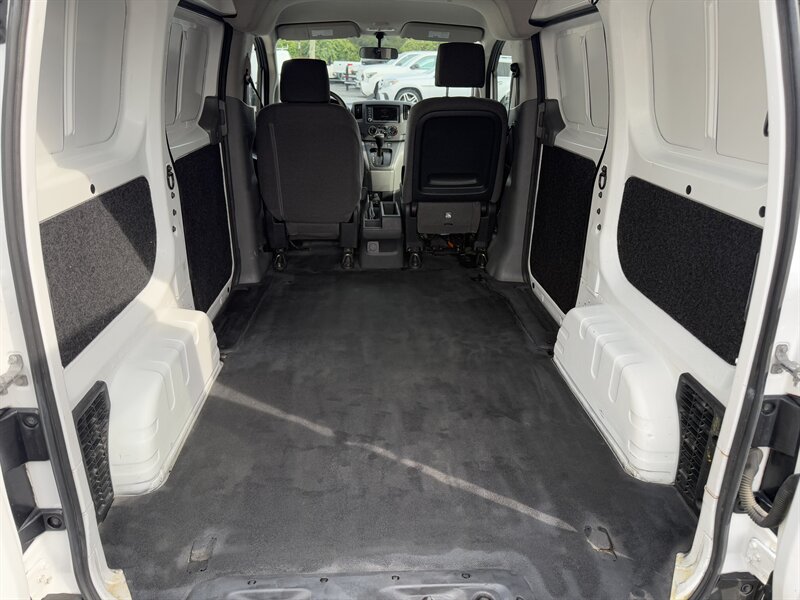 2021 Nissan NV200 S photo 12