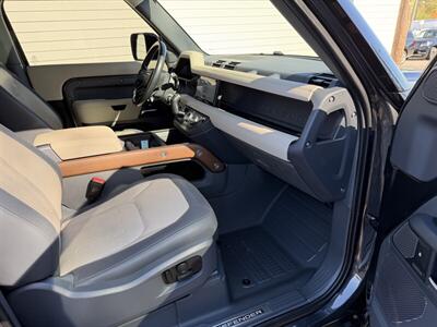 2022 Land Rover Defender 90 X-Dynamic SE   - Photo 29 - Nashville, TN 37210