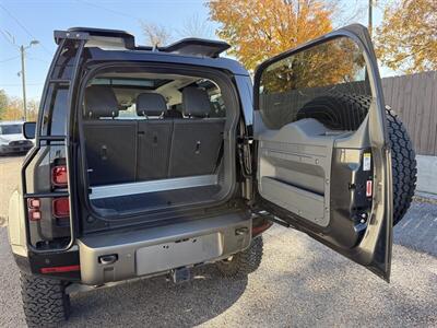 2022 Land Rover Defender 90 X-Dynamic SE   - Photo 27 - Nashville, TN 37210